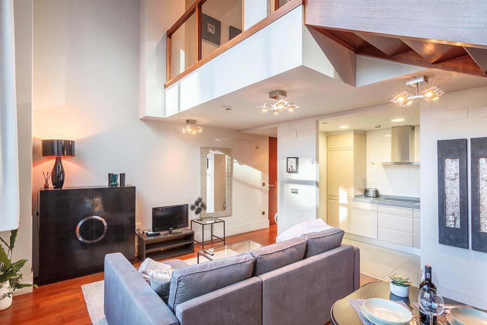 Apartamento DUPLEX ISOZAKI-GUGGENHEIM Bilbao Bagian luar foto