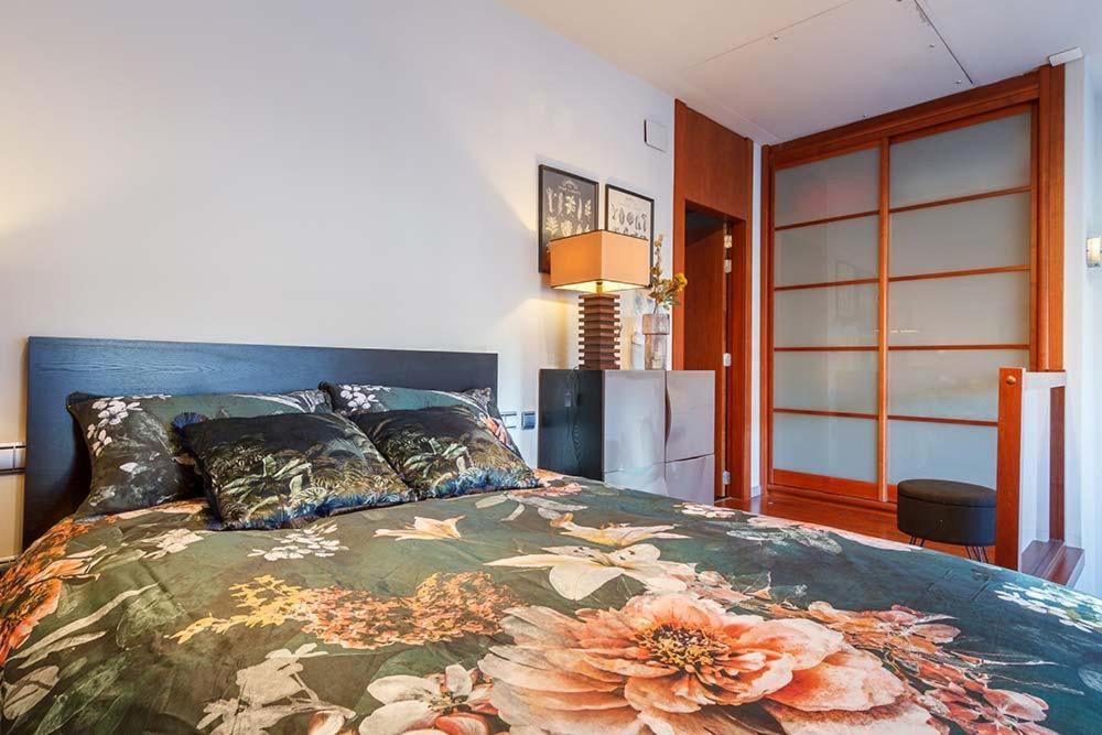 Apartamento DUPLEX ISOZAKI-GUGGENHEIM Bilbao Bagian luar foto