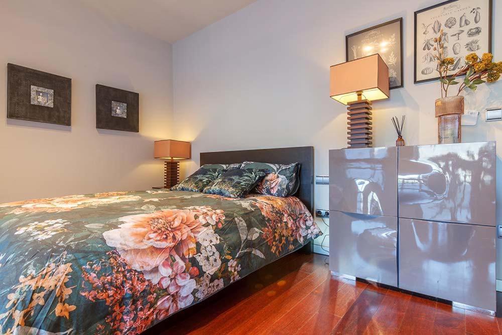 Apartamento DUPLEX ISOZAKI-GUGGENHEIM Bilbao Bagian luar foto