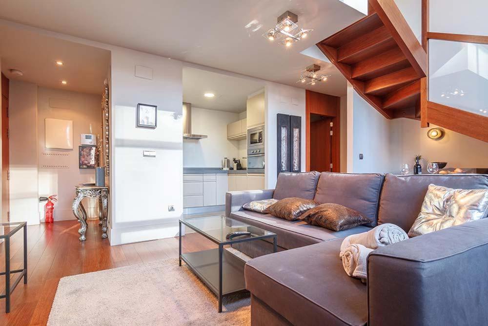 Apartamento DUPLEX ISOZAKI-GUGGENHEIM Bilbao Bagian luar foto